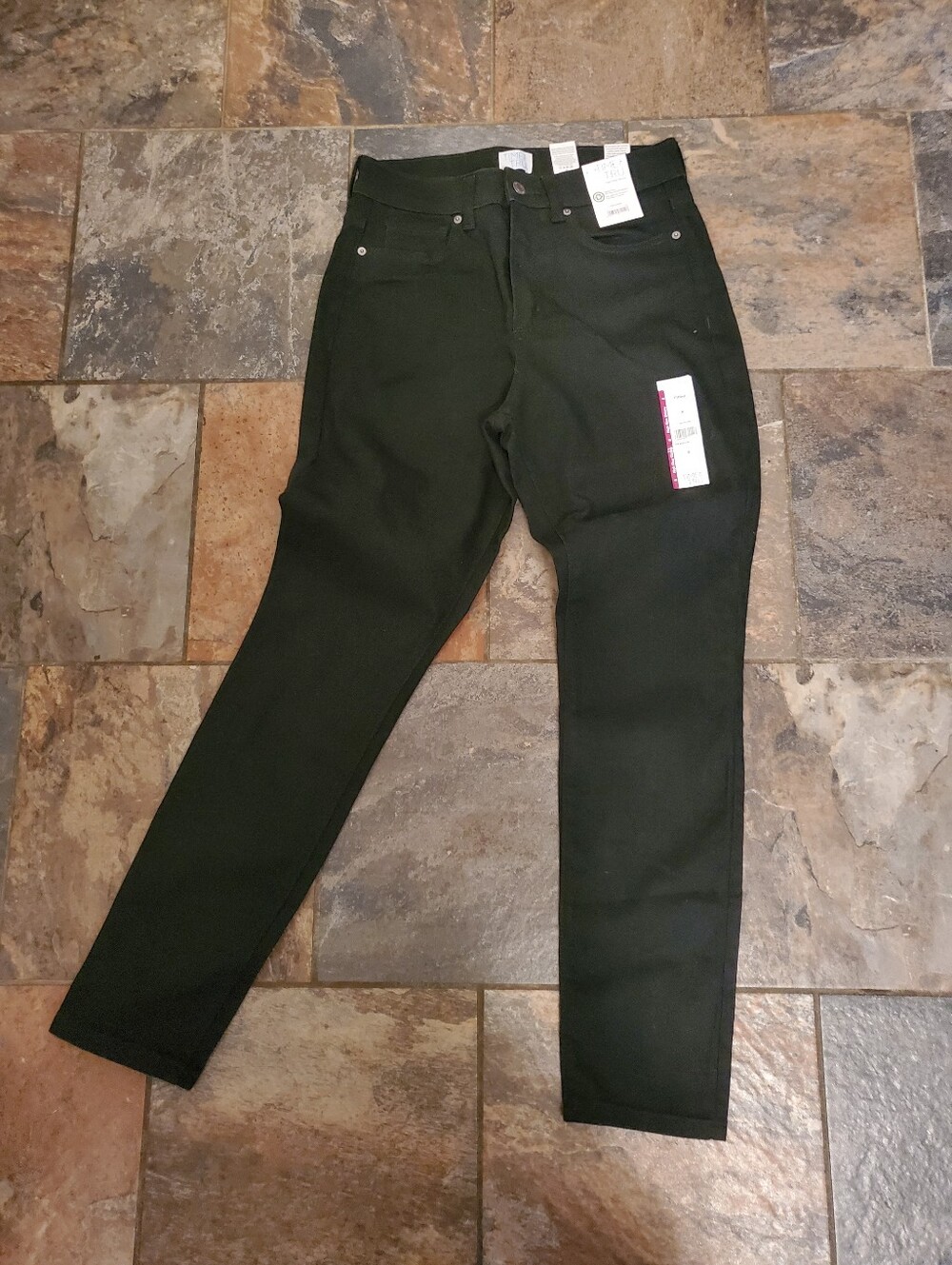 Time and Tru High Rise Skinny Jeans Black Size 8 NEW